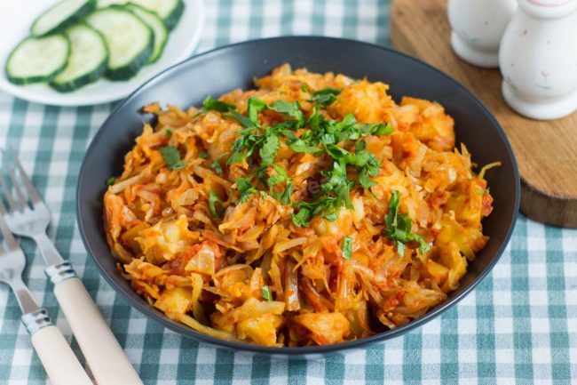 Тушеная капуста с куриными сердечками: бюджетно и вкусно ➤ Prozoro.net.ua