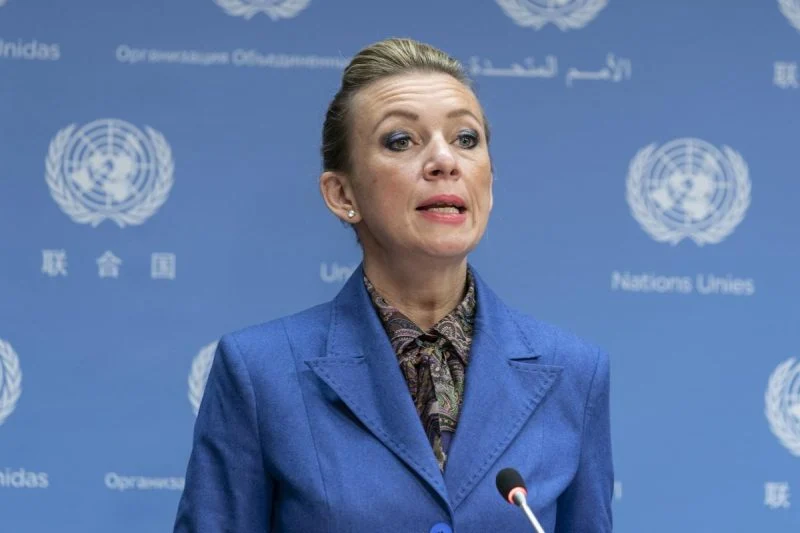 Опухшая Захарова вышла в люди: что с ней произошло (видео)
