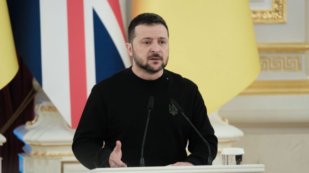 Зеленський не єдиний: як Черчилль носив "костюм сирени" під час війни 3 Зеленський не єдиний: як Черчилль носив "костюм сирени" під час війни