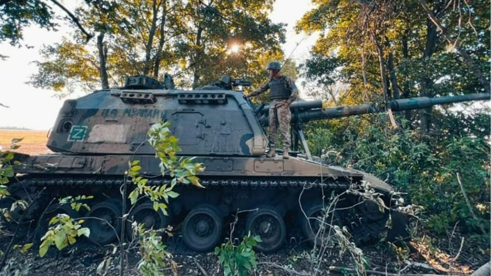 Трое мужчин решили разобрать на металл САУ, двое из них погибли