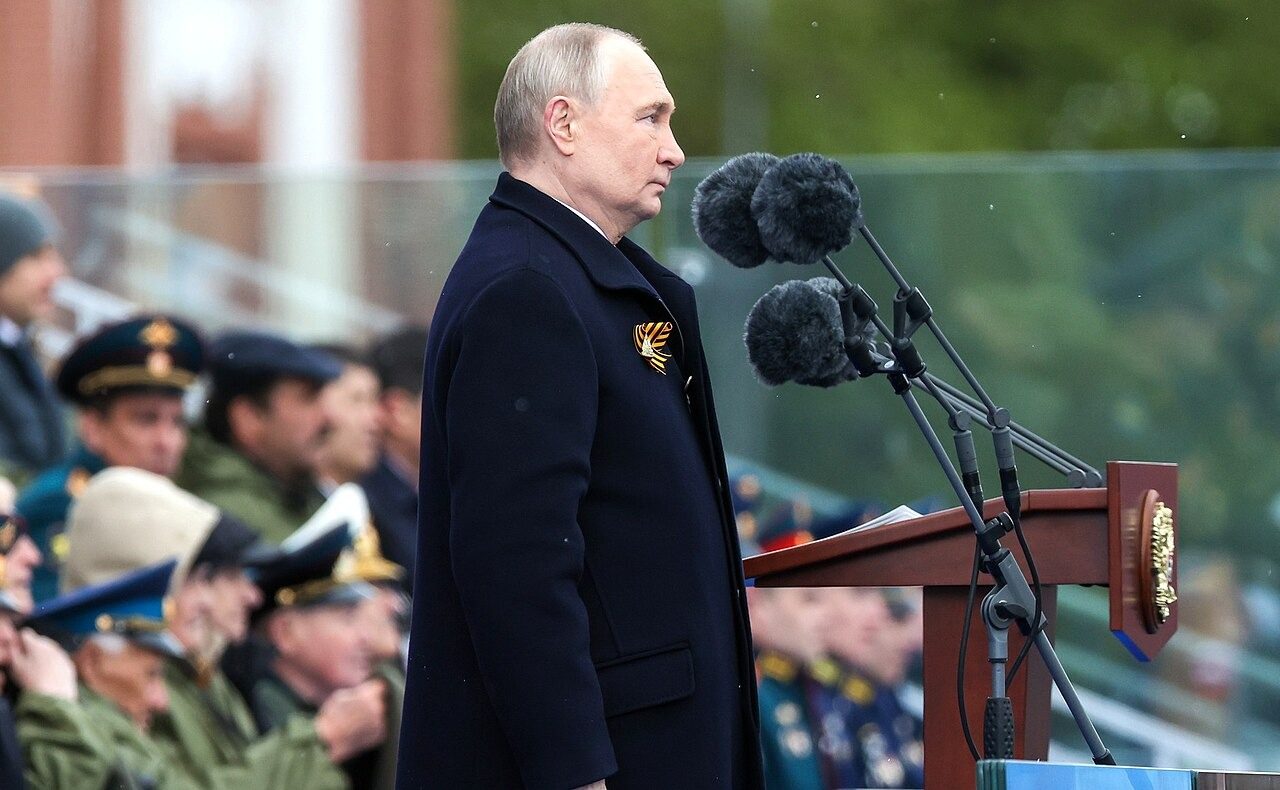 Який подарунок Путін хоче на 9 травня: військовий розповів деталі