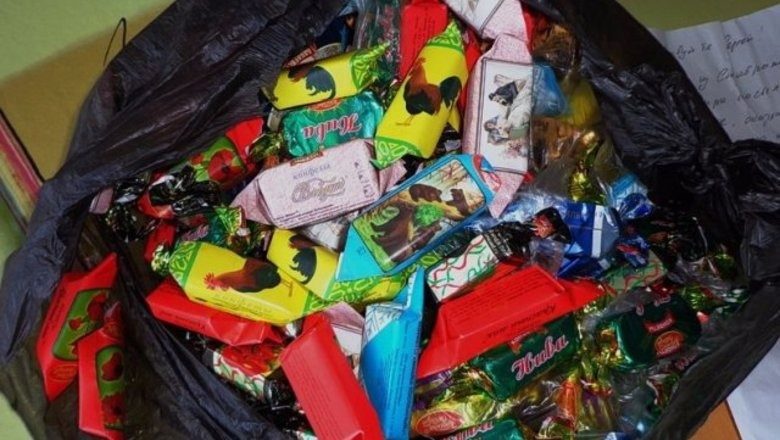 Можно ли брать поминальные конфеты у посторонних: ответ ведьмы