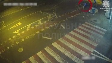 Киянка впала з самокату та отримала величезний штраф (відео)