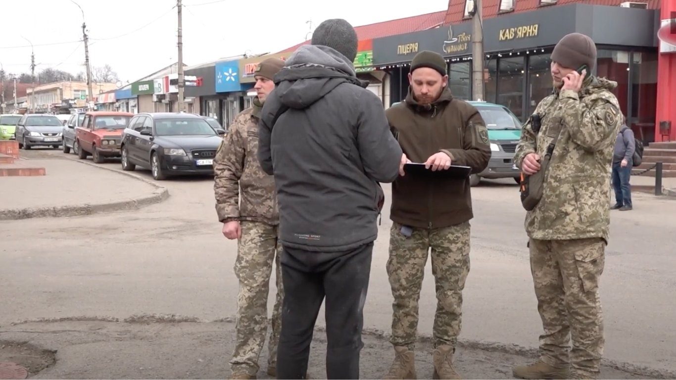 Де будуть служити чоловіки віком від 50 років: у ТЦК пояснили
