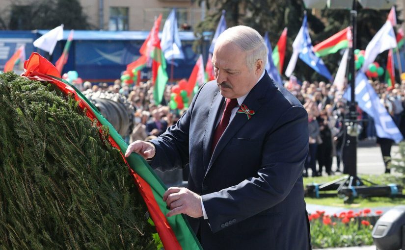 Не справился с венком: проклятие Януковича настигло Лукашенко ➤ Prozoro.net.ua