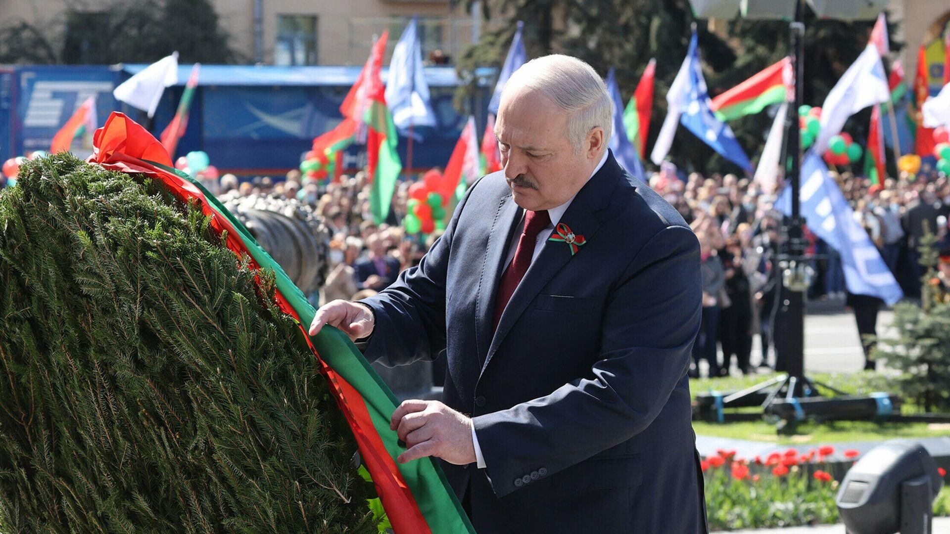 Не впорався з вінком: прокляття Януковича спіткало Лукашенко ➤ Prozoro.net.ua