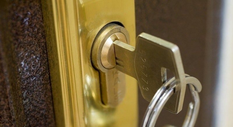 Ніколи не залишайте ключ у дверях: одиниці знають про небезпеку