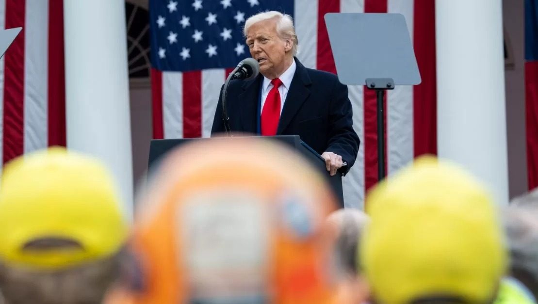 Трамп объявил чрезвычайное положение в США