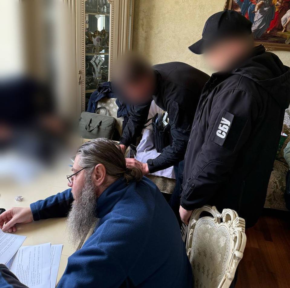 СБУ и полиция провели обыски в Киевской Митрополии УПЦ МП: фото