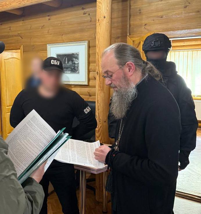 СБУ и полиция провели обыски в Киевской Митрополии УПЦ МП: фото