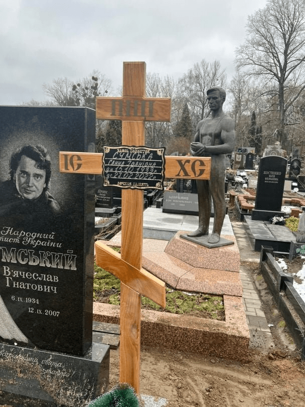 Дочь не пришла на похороны: как выглядит могила мамы актрис Сумских 3 Дочь не пришла на похороны: как выглядит могила мамы актрис Сумских