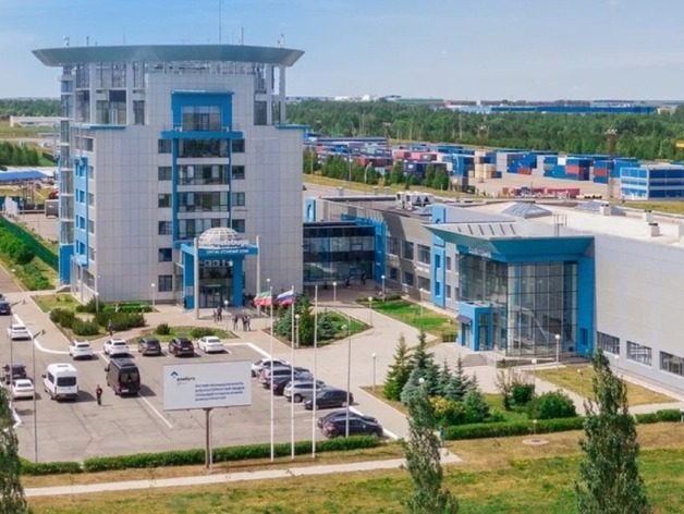 Дрони атакували Єлабугу, де виробляють “Шахеди” (відео)