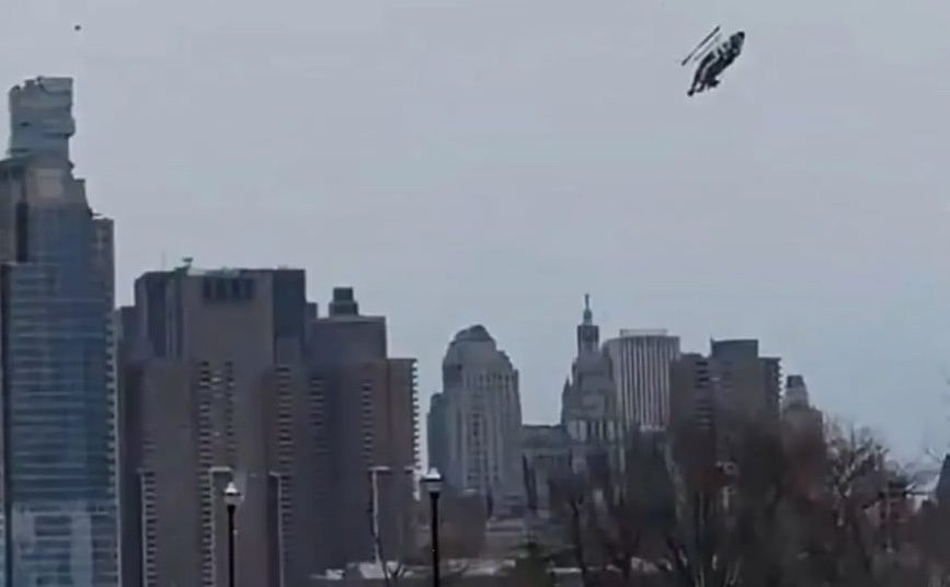 З’явилося відео падіння вертольота у річку Гудзон у Нью-Йорку