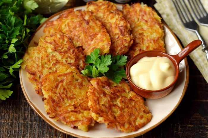 Что добавить в деруны, чтобы были золотистыми и вкусными