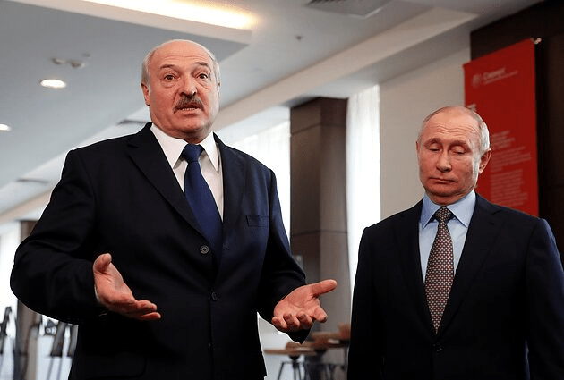 Путін і його зріст: які секрети приховує президент РФ за підборами і фотошопом