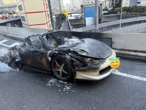 Купив Ferrari після 10 років заощаджень — авто згоріло через годину