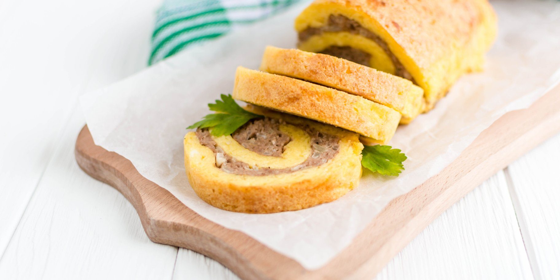 Картофельный рулет с мясной начинкой: сытное блюдо для всей семьи ➤ Prozoro.net.ua