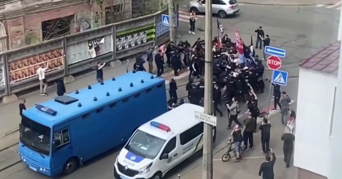 В Киеве полицейские разгоняли митинг против ЛГБТ-кинофестиваля ➤ Prozoro.net.ua