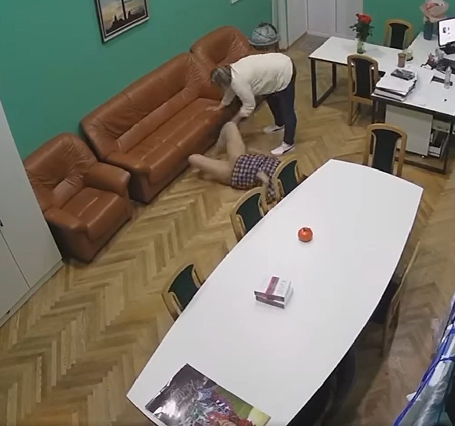 Пьяное застолье в КГГА: шокирующие кадры с камер видеонаблюдения 4 Пьяное застолье в КГГА: шокирующие кадры с камер видеонаблюдения