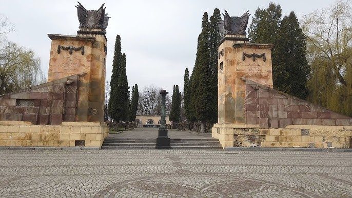 У Львові перепоховають загадкового Путіна (фото)