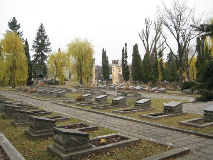 У Львові перепоховають загадкового Путіна (фото)
