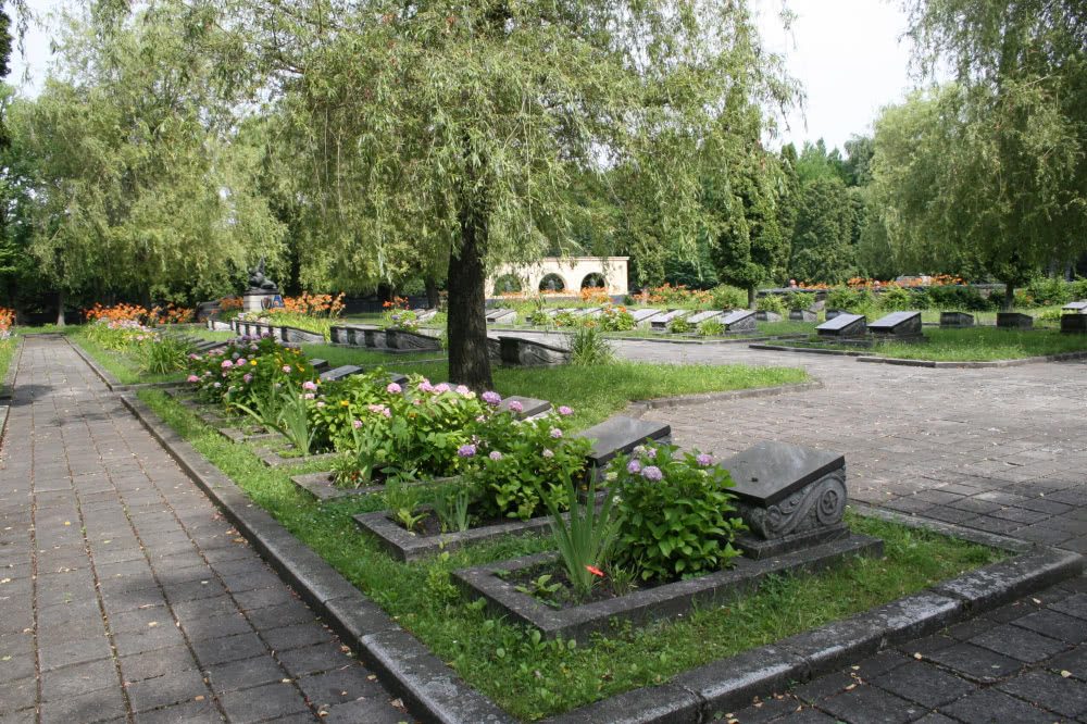 У Львові перепоховають загадкового Путіна (фото) ➤ Prozoro.net.ua