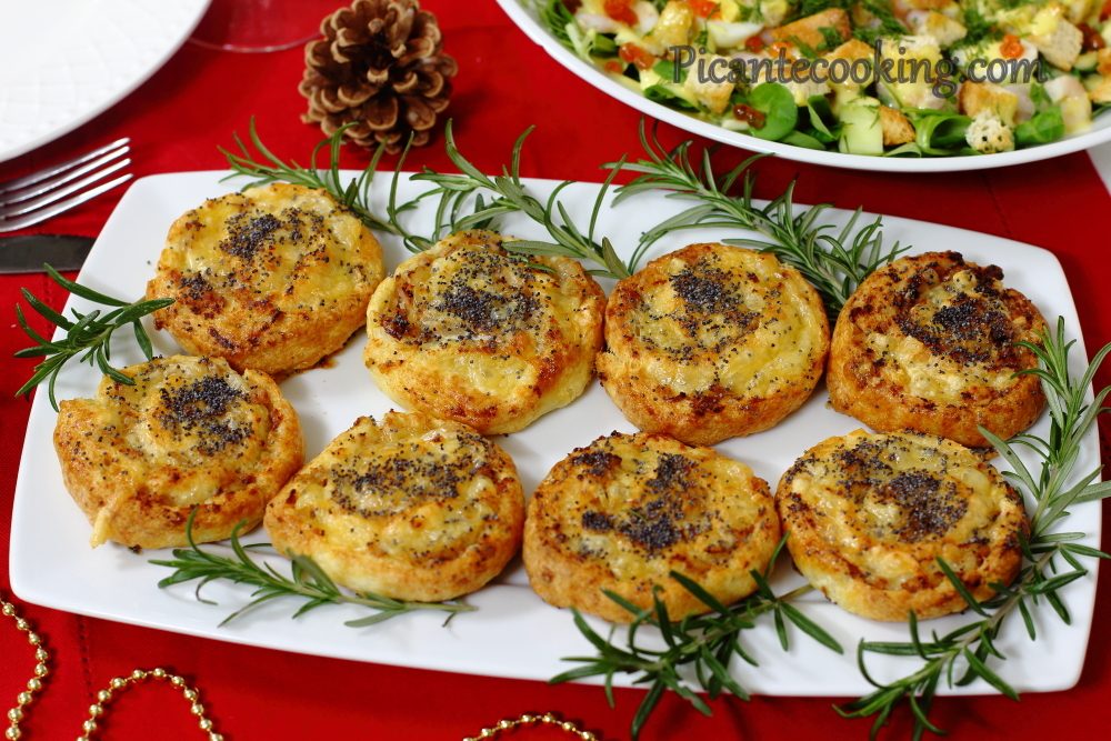 Улитки из теста с мясом и сыром: быстро и просто
