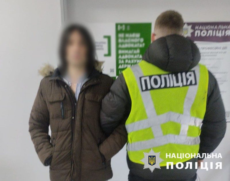 Мошенник выманил у вдовы военного 300 тысяч грн