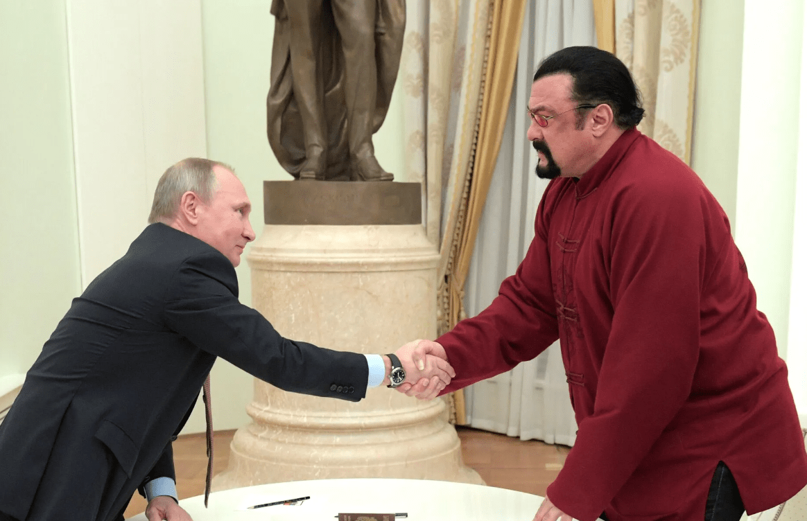 Як Сігал від слави докотився до життя у злиднях під крилом Путіна