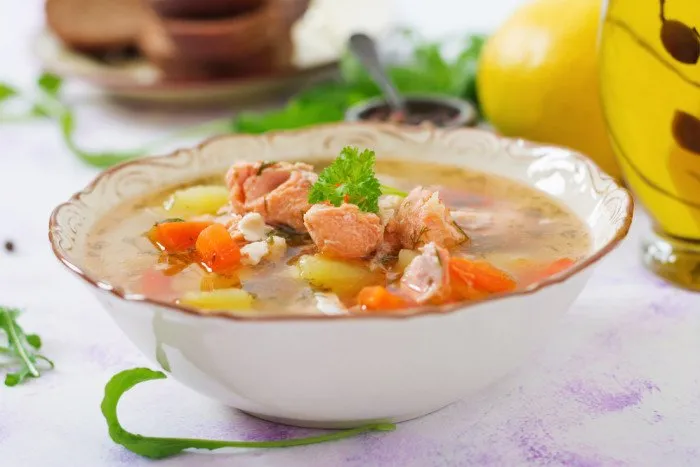 Швидкий суп з консервованим тунцем, рисом та овочами ➤ Prozoro.net.ua