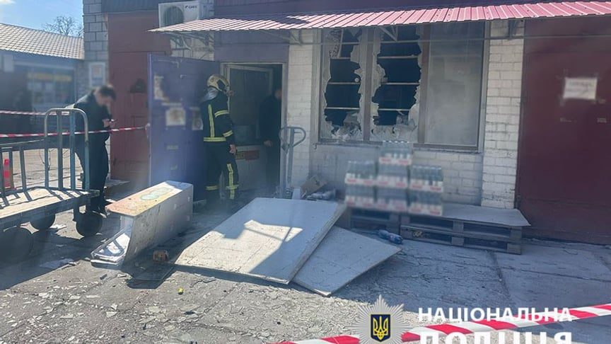 Взрыв на рынке "Юность" в Киеве: полиция назвала причину (фото) 4 Взрыв на рынке "Юность" в Киеве: полиция назвала причину (фото)