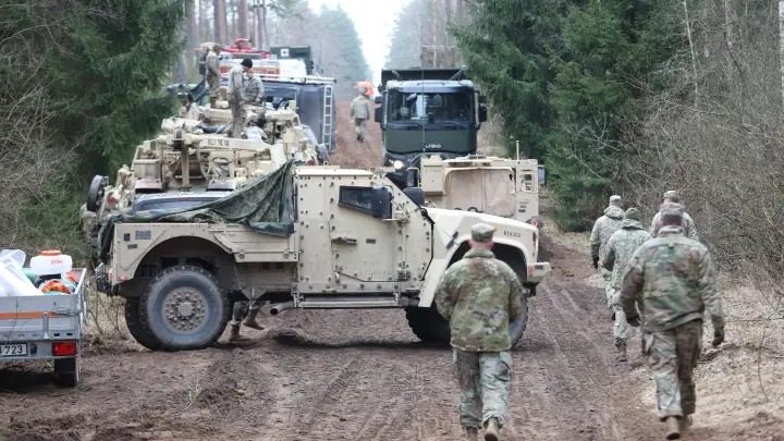 Тайна в трясине: в БТРе США может быть страшный груз