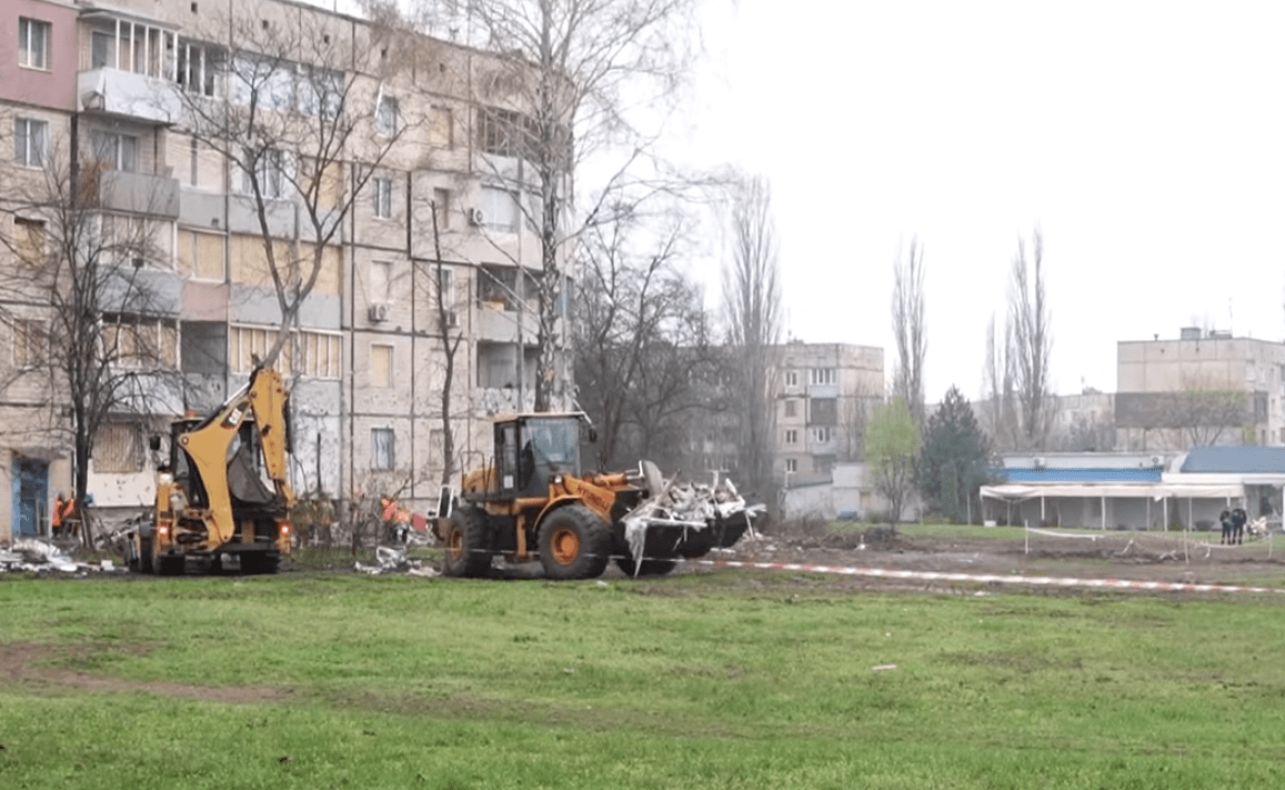 Росія збрехала про «військових» у Кривому Розі: з’явилися реальні кадри вибуху в ресторані