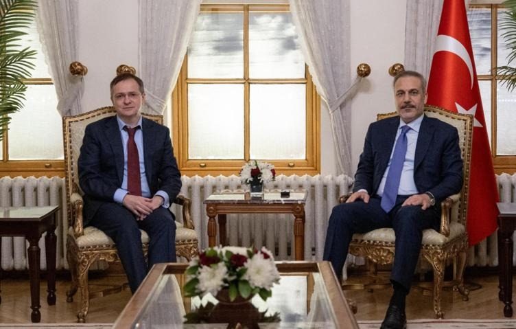 Делегація РФ осоромилася: журналіст вдарив по Путіну