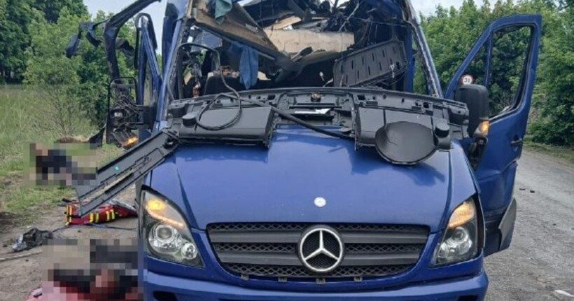 «Лежал мертвый человек»: водитель рассказал об ударе РФ по автобусу на Сумщине