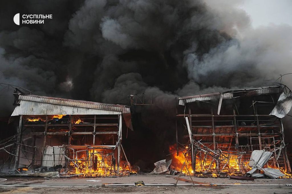 Що залишилось від ринку "Барабашово" після атаки на Харків (фото) 7 Що залишилось від ринку "Барабашово" після атаки на Харків (фото)