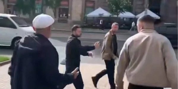 Что заявил пьяный украинец на Крещатике перед Зеленским