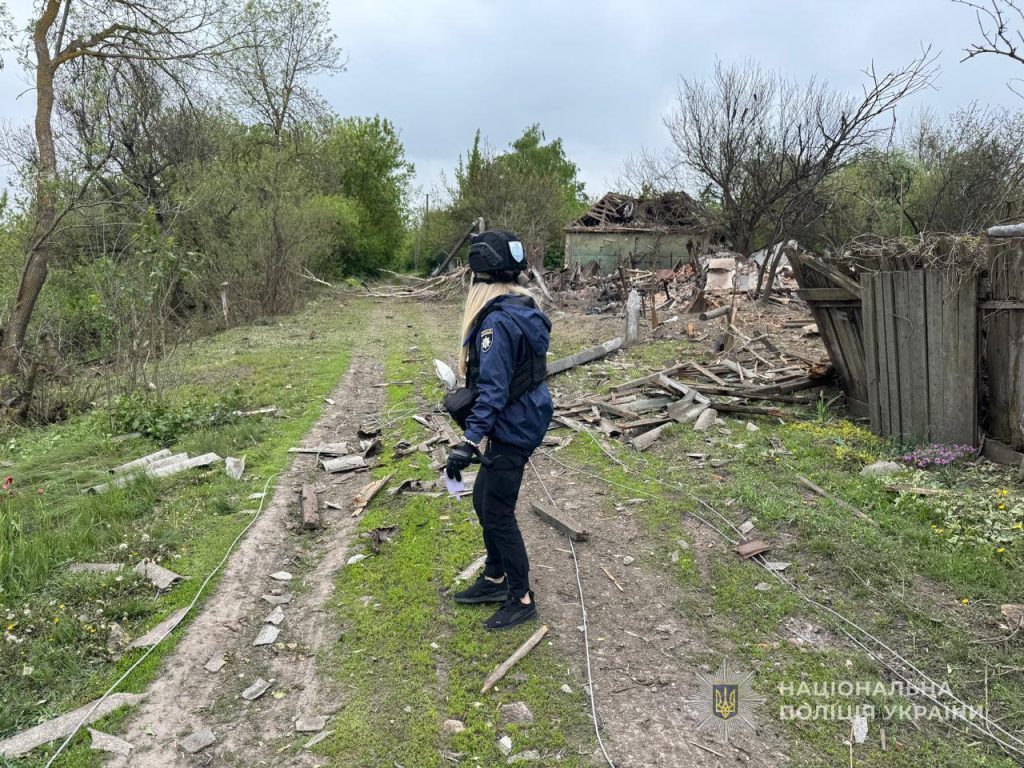 В Сумской области эвакуировали пожилую женщину с гусятами из-под обстрелов РФ (фото) 3 В Сумской области эвакуировали пожилую женщину с гусятами из-под обстрелов РФ (фото)