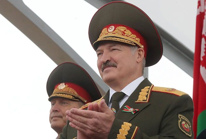 Всплыло почему Лукашенко реально боится ехать на парад к Путину