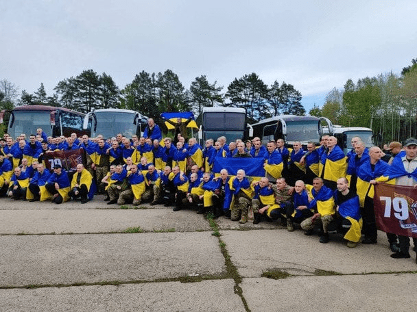 Масштабный обмен: 205 украинских бойцов вернулись домой ➤ Prozoro.net.ua