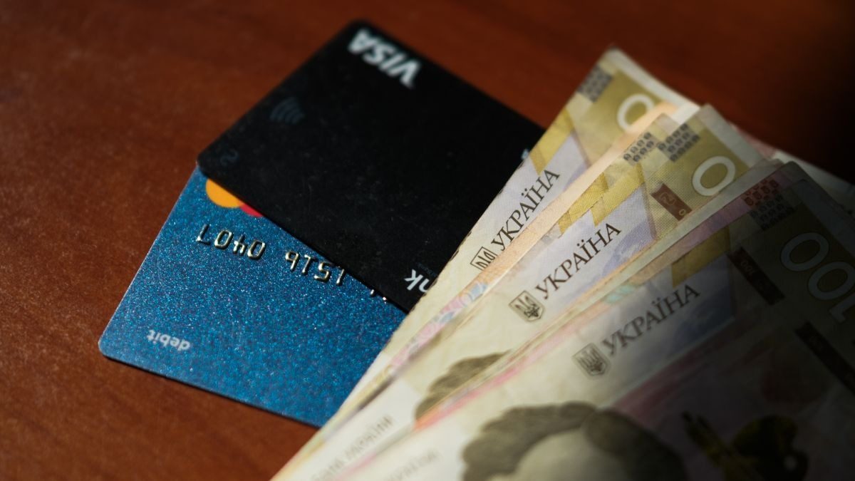 Банки зменшать ліміт на перекази з картки на картку: сума з 1 червня