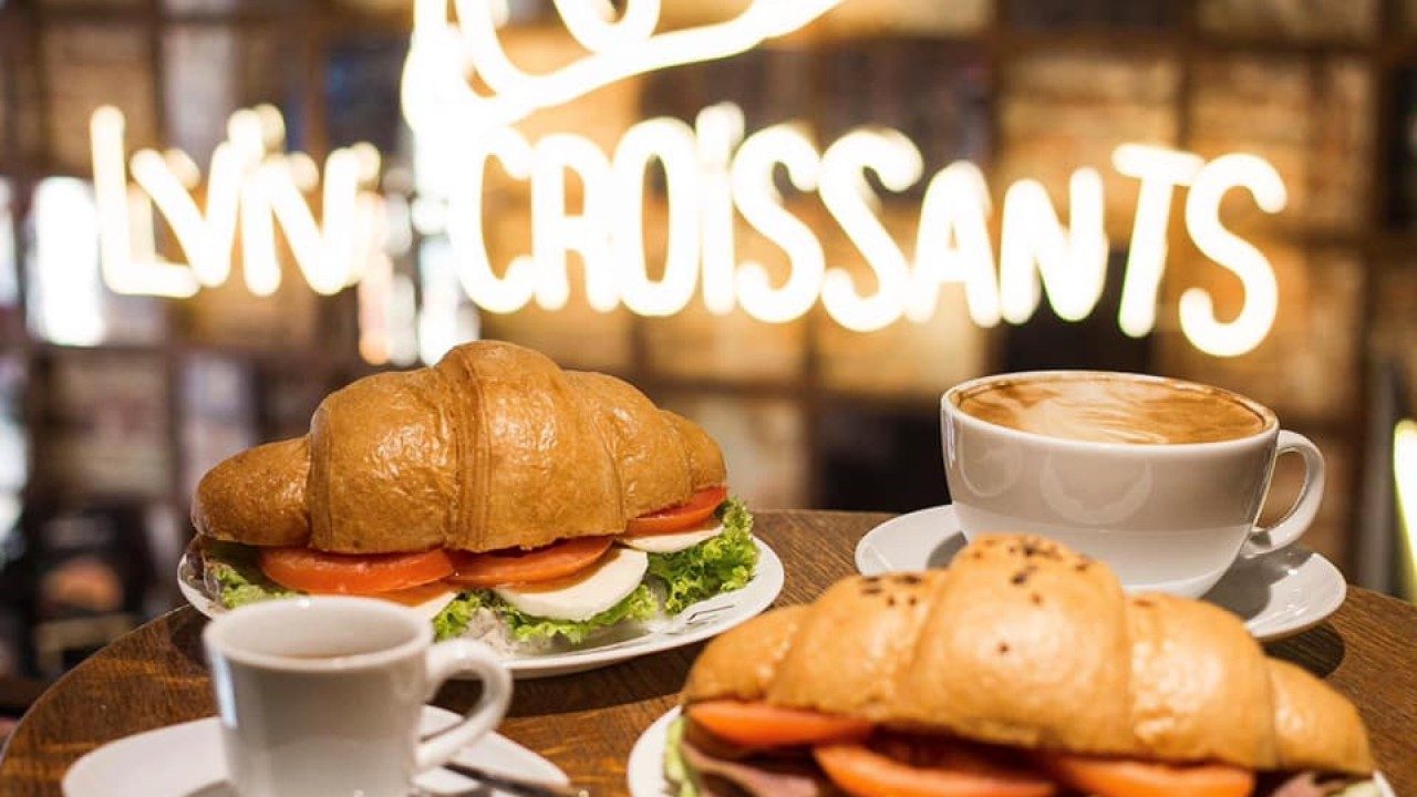 Lviv Croissants открылся в Южной Корее: украинцы шутят об «АТБ и Пузатой хате» ➤ Prozoro.net.ua