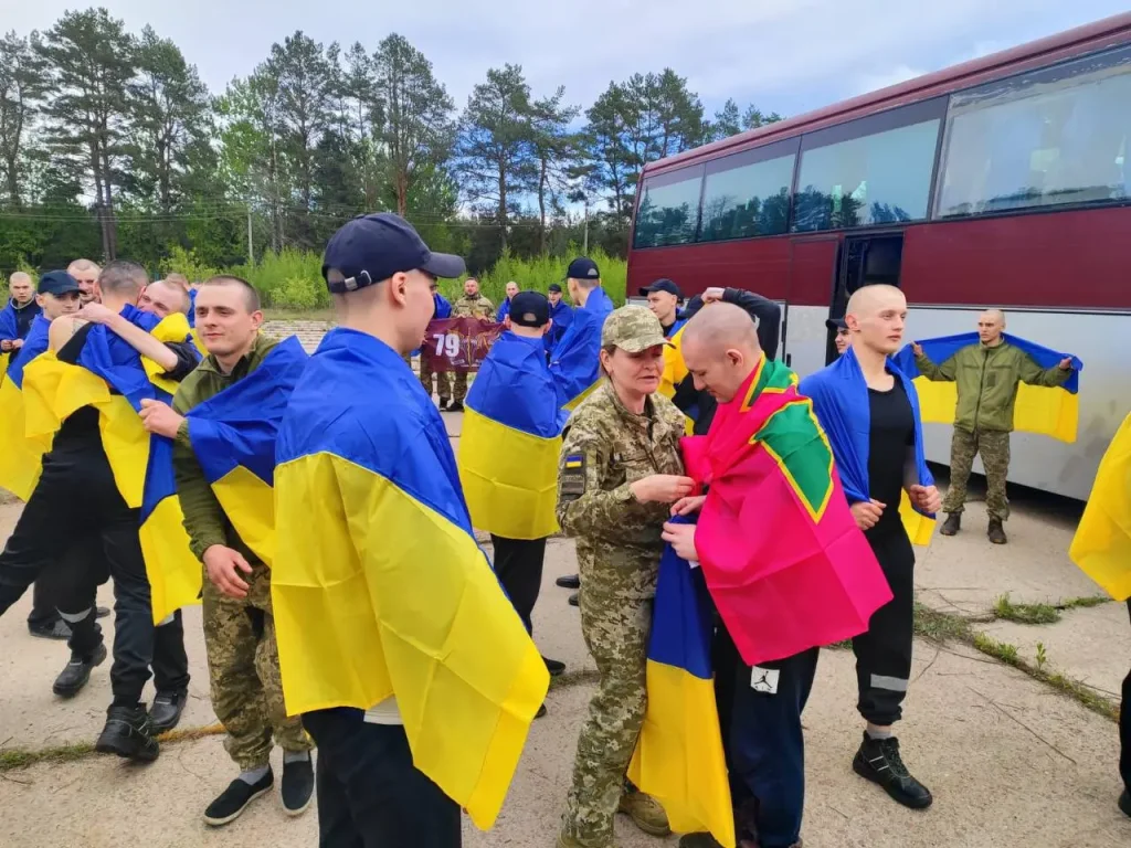 Наши – свободны. Наши дома: состоялся новый обмен пленными 5 Наши – свободны. Наши дома: состоялся новый обмен пленными