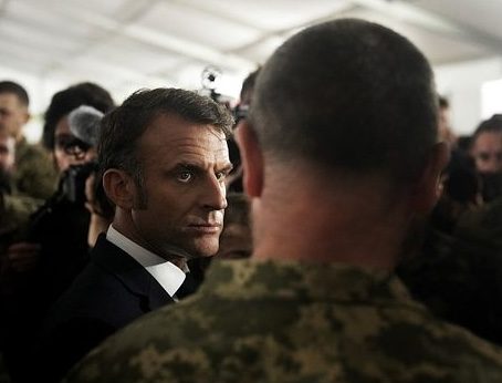 Неожиданная реакция Макрона на просьбу военного ВСУ ➤ Prozoro.net.ua