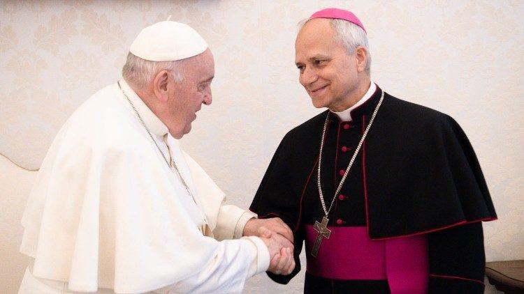 Новым Папой Римским стал американский кардинал 3 Ім'я нового Папи