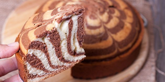 Быстрый десерт: как приготовить пирог «Зебра»
