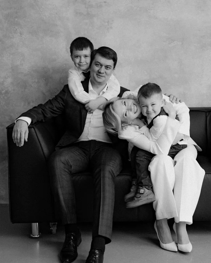 Зарабатывала миллионы на ломбардах: что известно о жене Разумковой