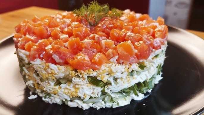 Салат с красной рыбой: легкая и полезная закуска