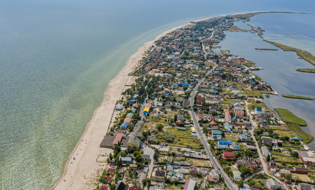 Россия уничтожила еще один известный курорт Азовского моря: видео