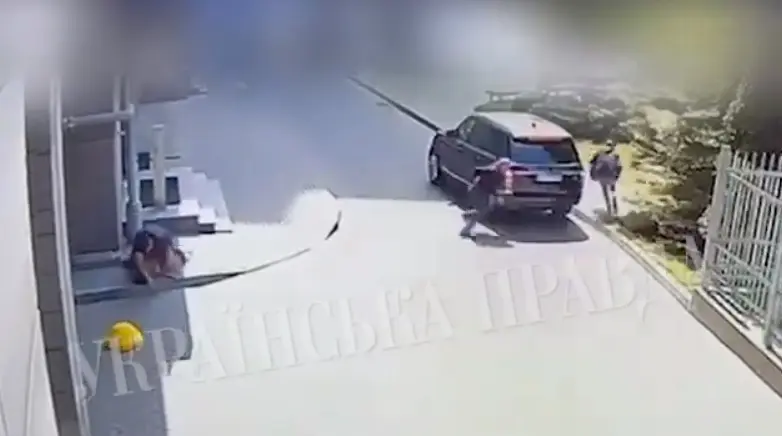 Видео покушения на Стерненко: кадры шокируют 6 Видео покушения на Стерненко: кадры шокируют